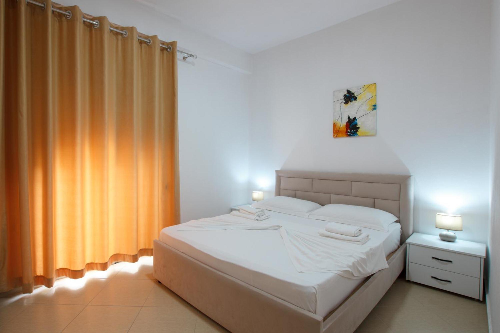 סרנדה Grand Blue Aparthotel מראה חיצוני תמונה